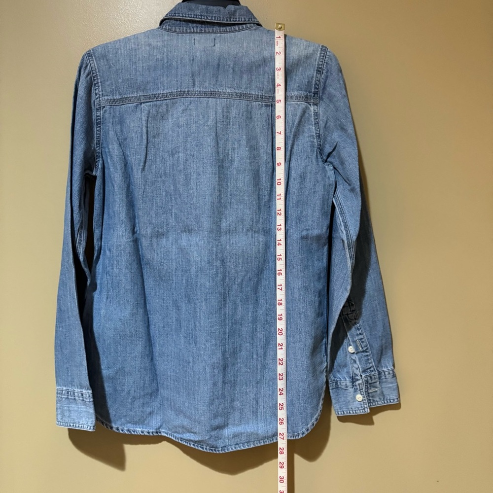 J.Crew Jeans Denim Button-Up Shirt in Light Blue - Picture 5 of 6